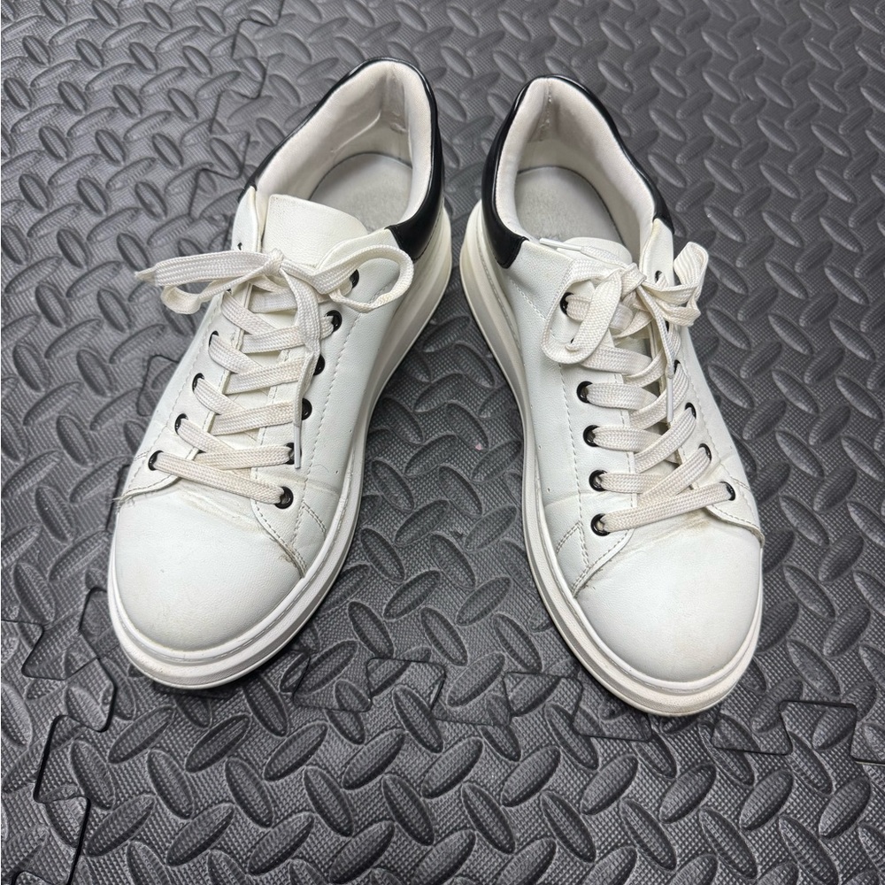 Steve Madden White Minimalist Sneakers
